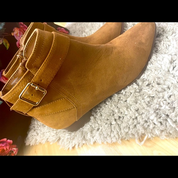 Camel womens booties! Never used! - Picture 1 of 3